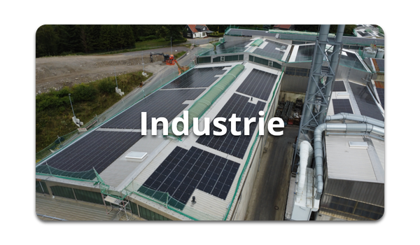Solarkraftwerk auf Industriedach - Apricus Solar AG Referenzprojekt